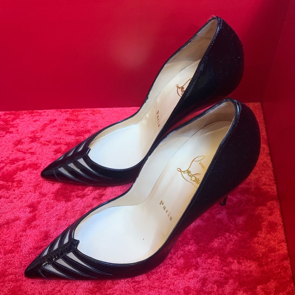 Never worn 37.5 Louboutins